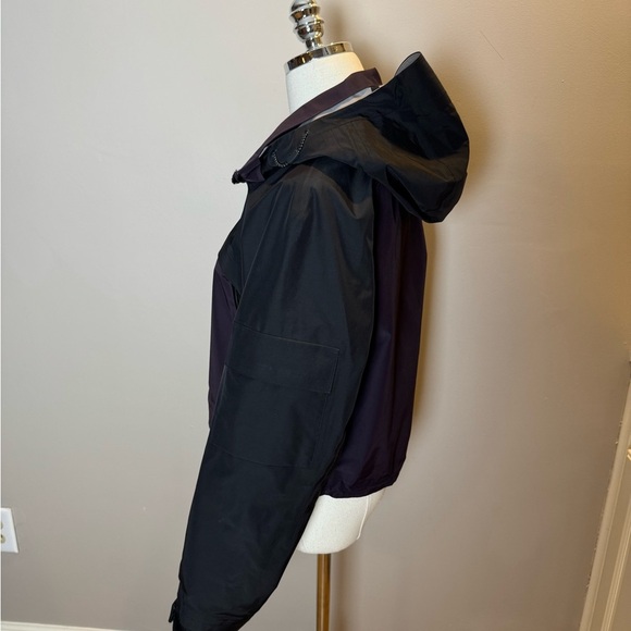 Theory Cropped Rain Jacket - Size S/P - Picture 5 of 12